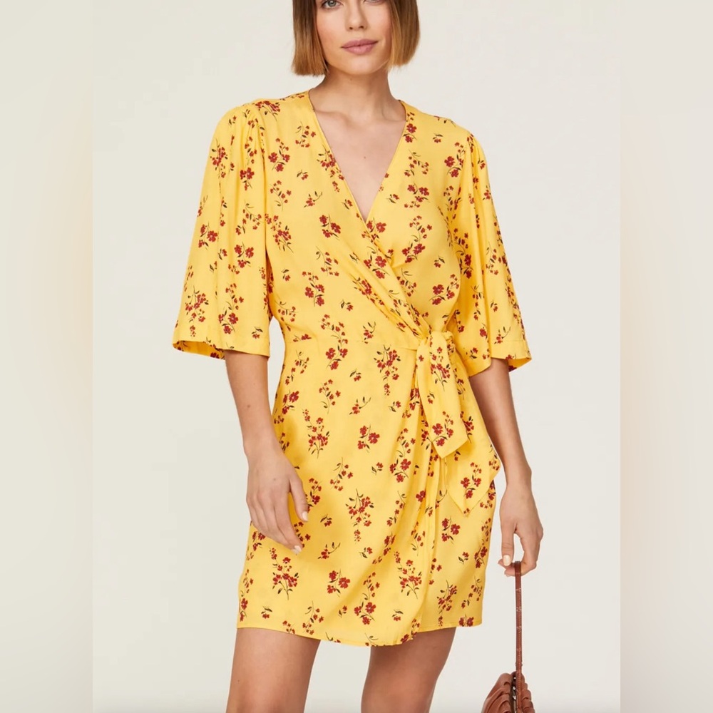 J611. Thakoon Yellow crepe floral wrap mini dress sz 4 Excellent condition.